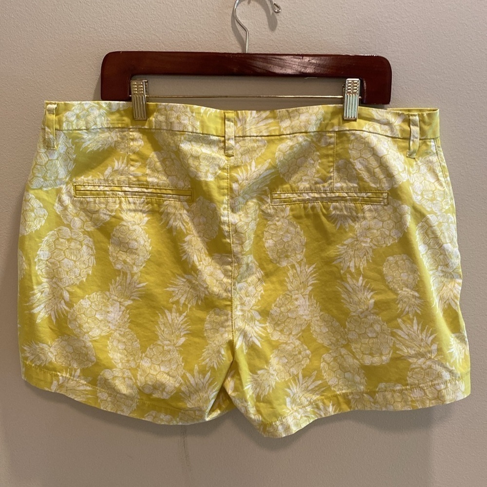 Old Navy Tropical Pineapple Print Cotton Shorts Yellow ‘Out on a Lime’ Size 16 - Picture 4 of 7